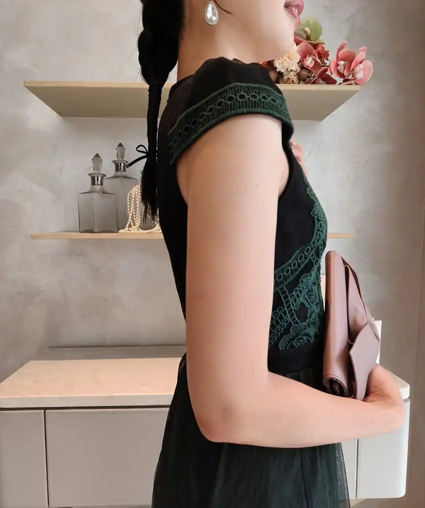 着用モデル：H162cm 7cmH靴 着用サイズ：S