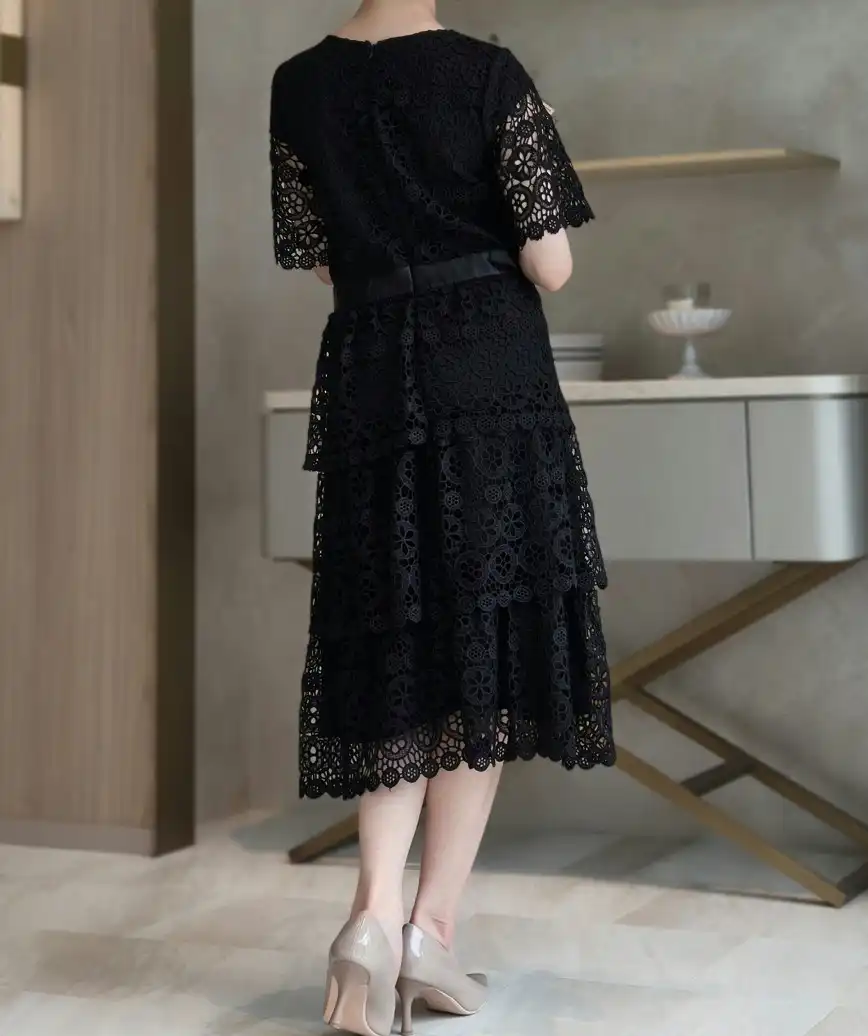 着用モデル：H160cm／着用サイズ：S-M／ヒール：7cm