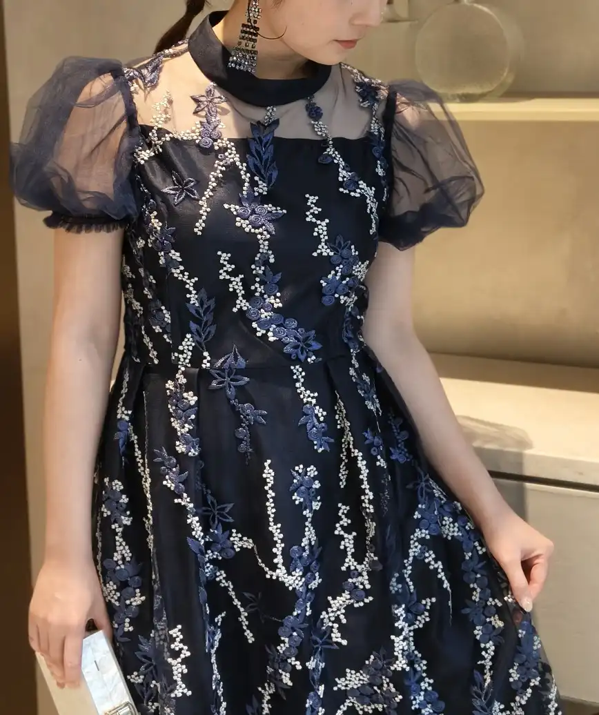 着用モデル：H157cm／着用サイズ：S／ヒール7cm