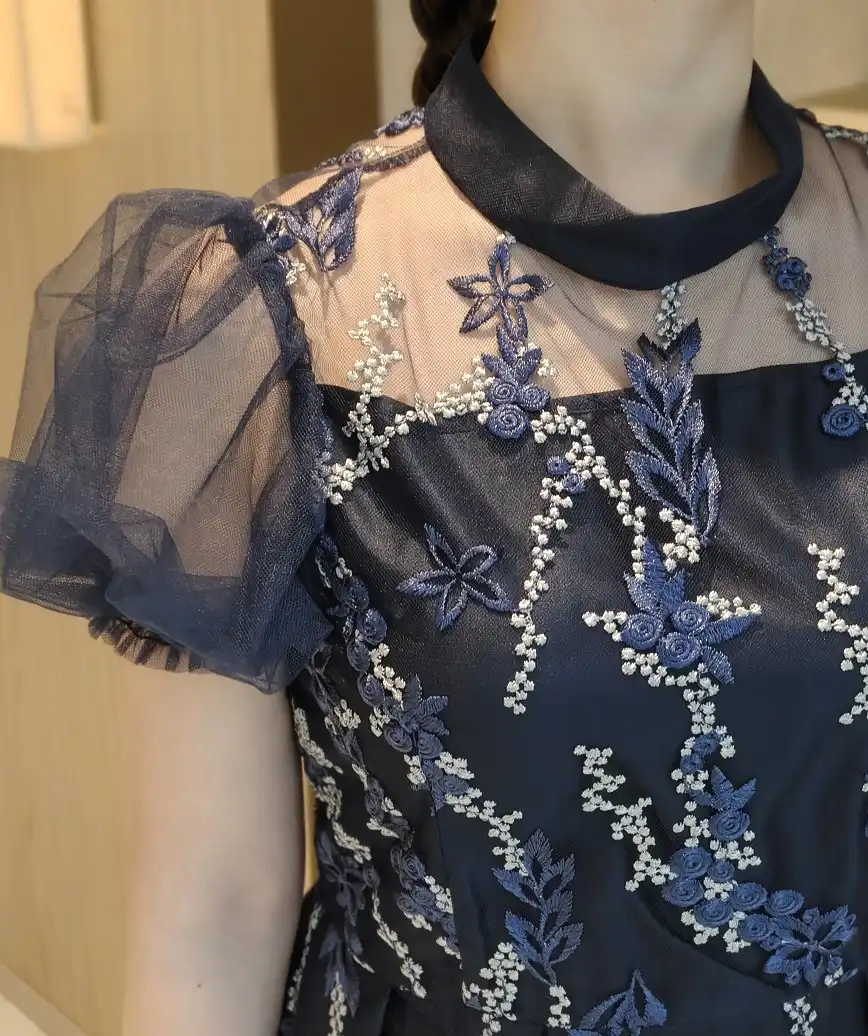 用モデル：H157cm／着用サイズ：S／ヒール9cm