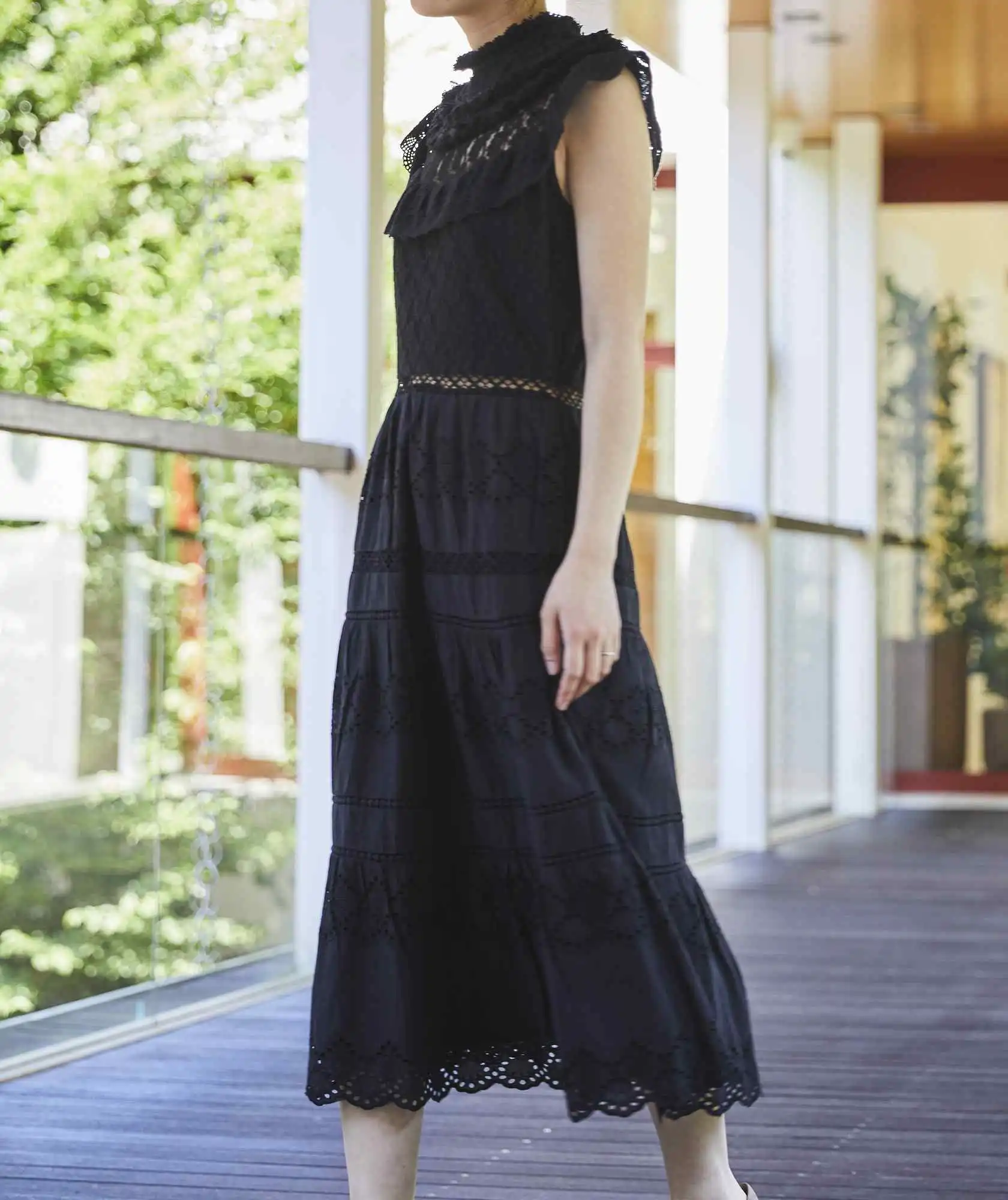 【SELF PORTRAIT】ブラックジャージーカットアウトミディドレス Self-Portrait 結婚式・パーティードレス｜ブラックのレースドレス