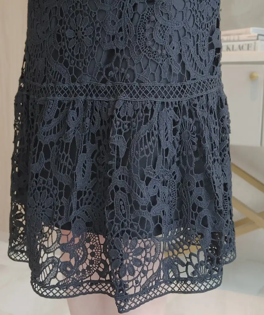 着用モデル：H160cm／着用サイズ：M／ヒール：7cm