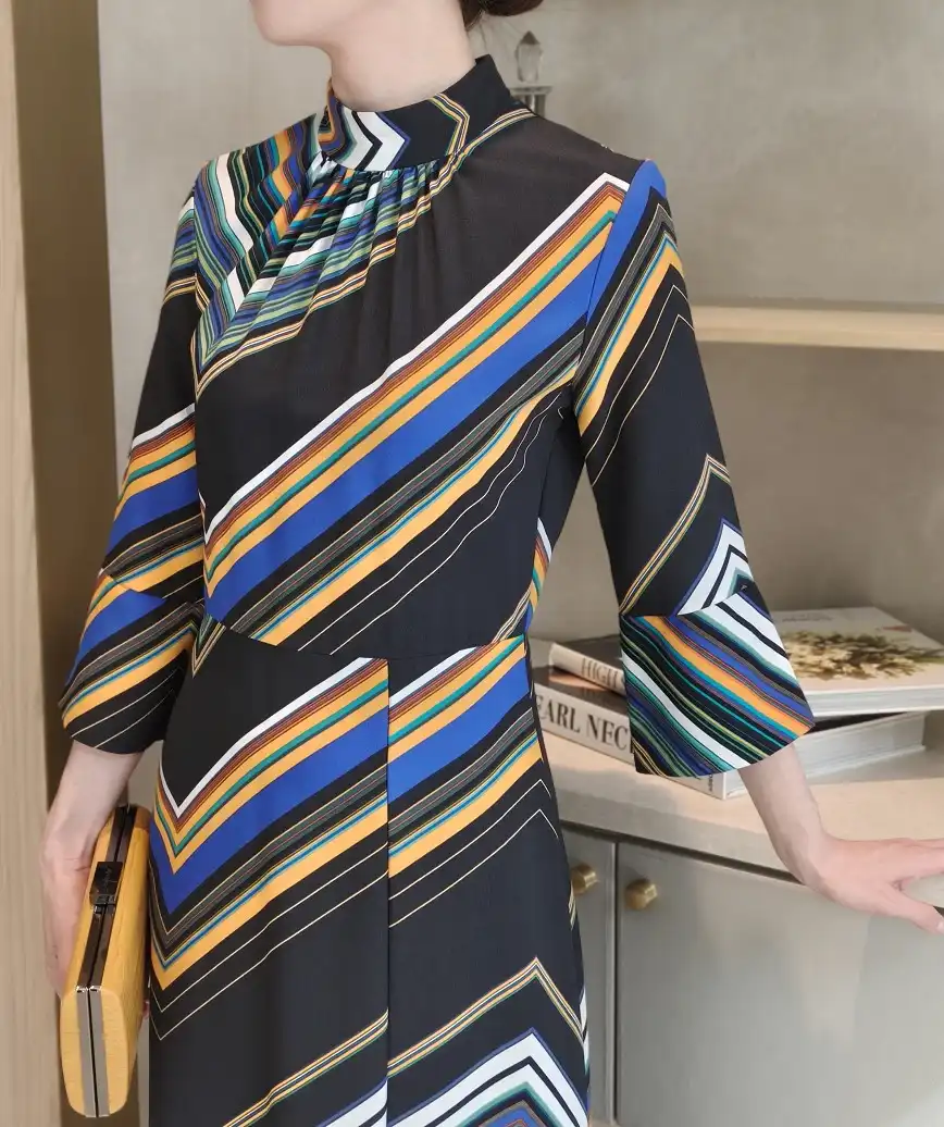 着用モデル：H160cm／着用サイズ：M／ヒール：7cm