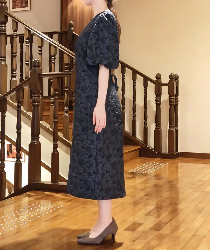 着用モデル：H164cm／着用サイズ：L／ヒール7cm