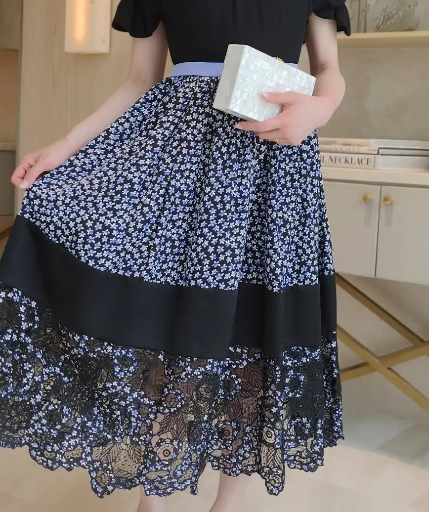 着用モデル：H160cm／着用サイズ：XS／ヒール：7cm