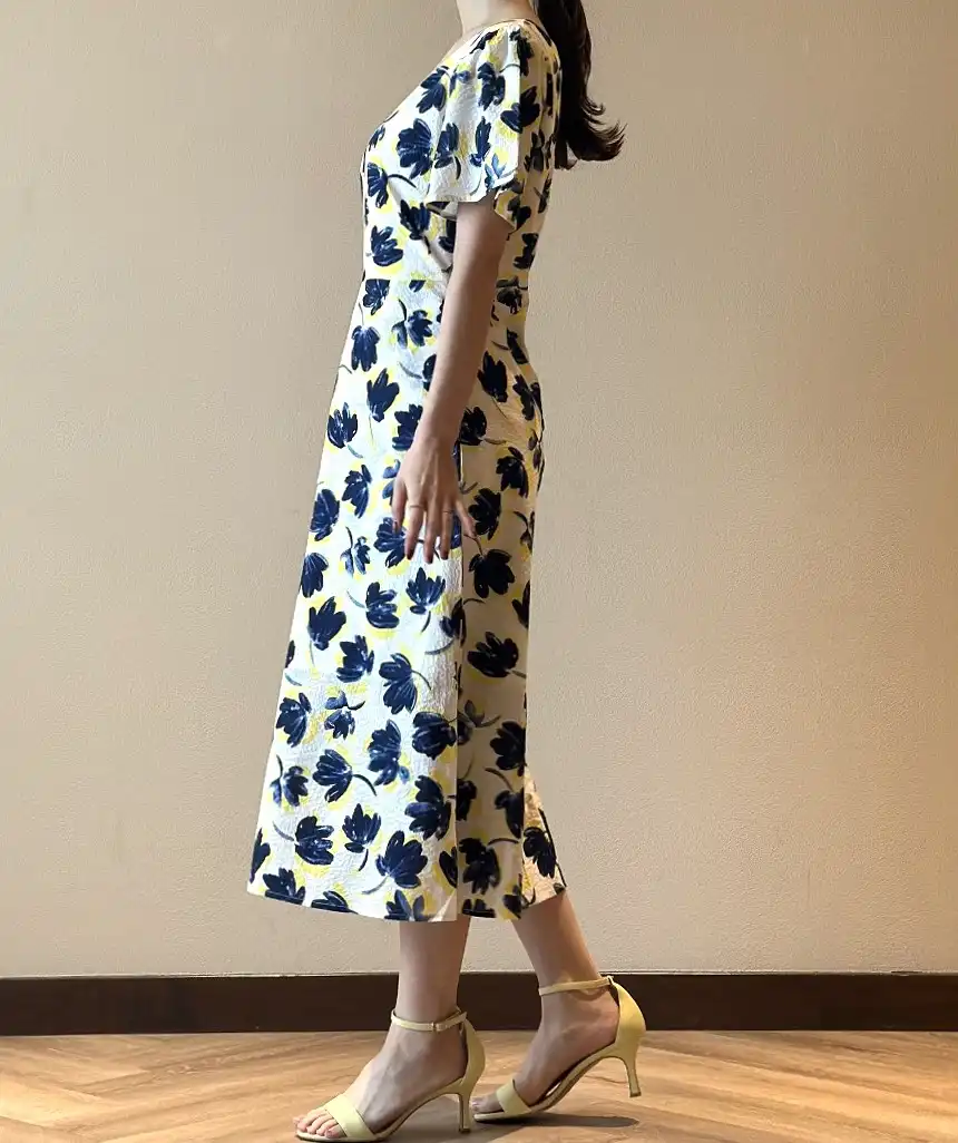 着用モデル：H164cm／体重：48kg／着用サイズS-Mサイズ