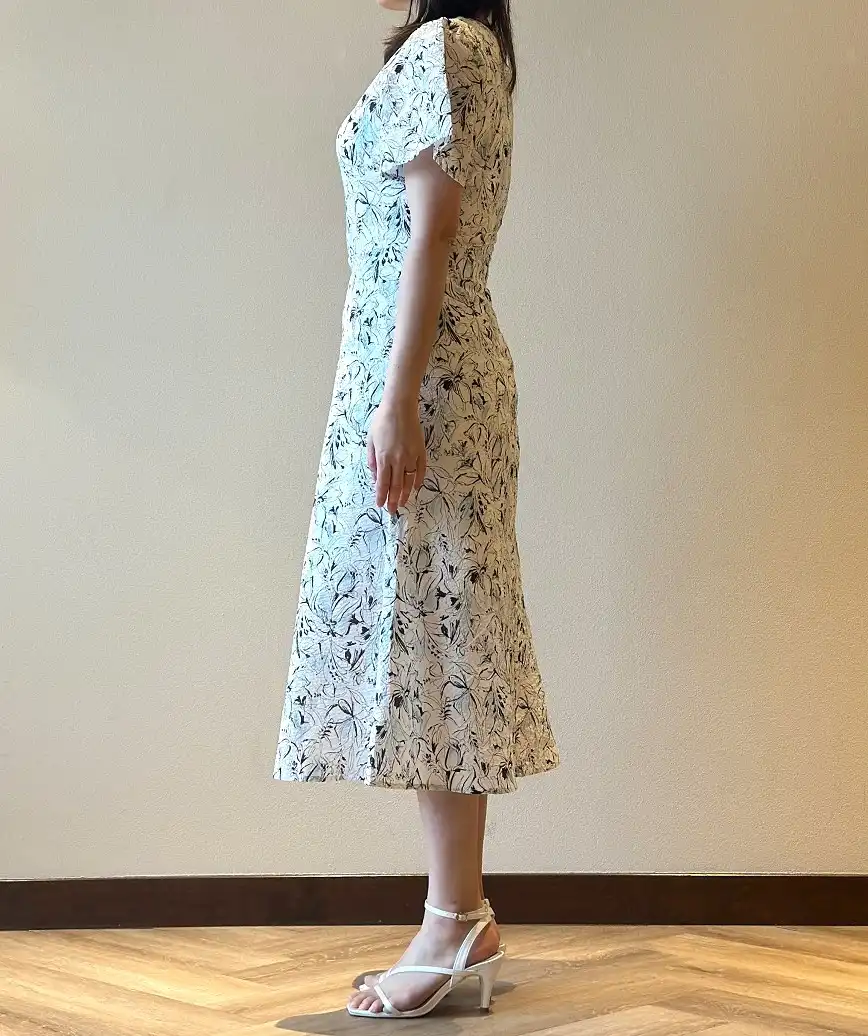 着用モデル：H165cm／体重：55kg／着用サイズS-Mサイズ