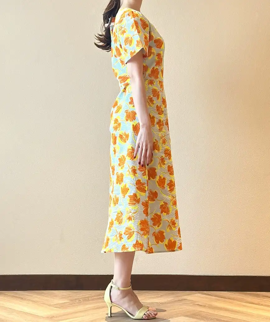 着用モデル：H164cm／体重：48kg／着用サイズS-Mサイズ