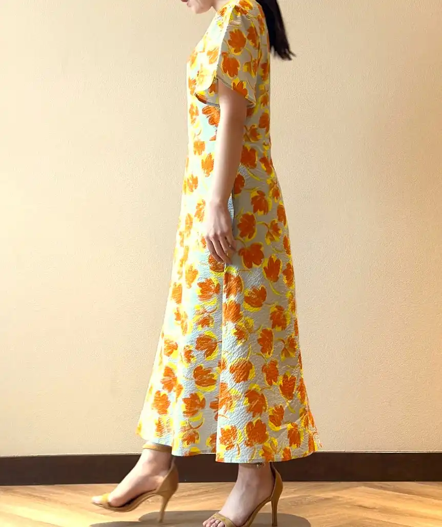 着用モデル：H152cm／体重：47kg／着用サイズS-Mサイズ