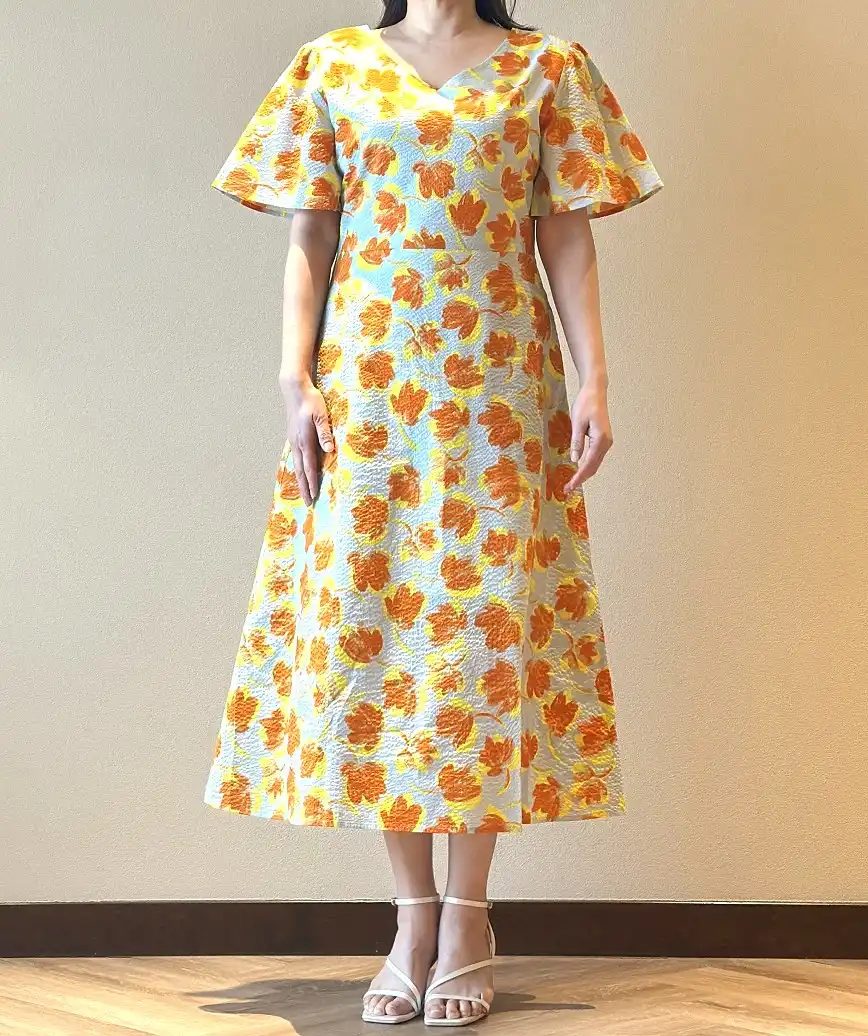 着用モデル：H165cm／体重：55kg／着用サイズS-Mサイズ