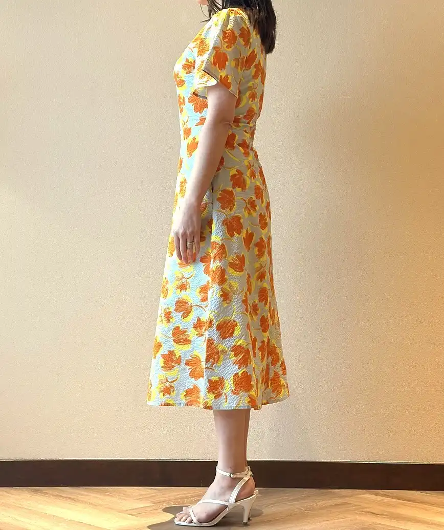 着用モデル：H165cm／体重：55kg／着用サイズS-Mサイズ