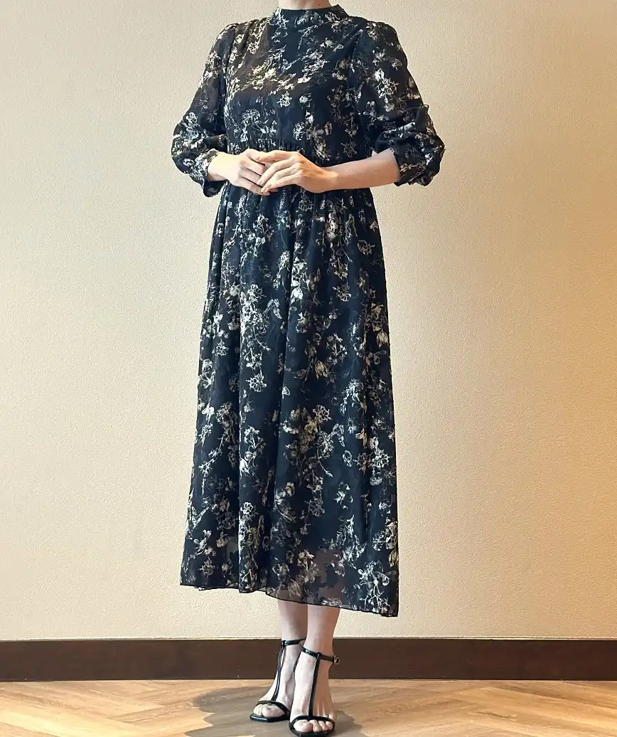 着用モデル：H157cm／着用サイズ：S／ヒール：10cm