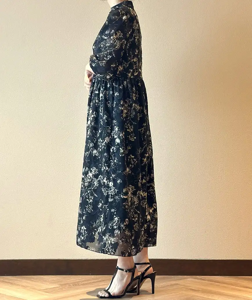 着用モデル：H157cm／着用サイズ：M／ヒール：10cm