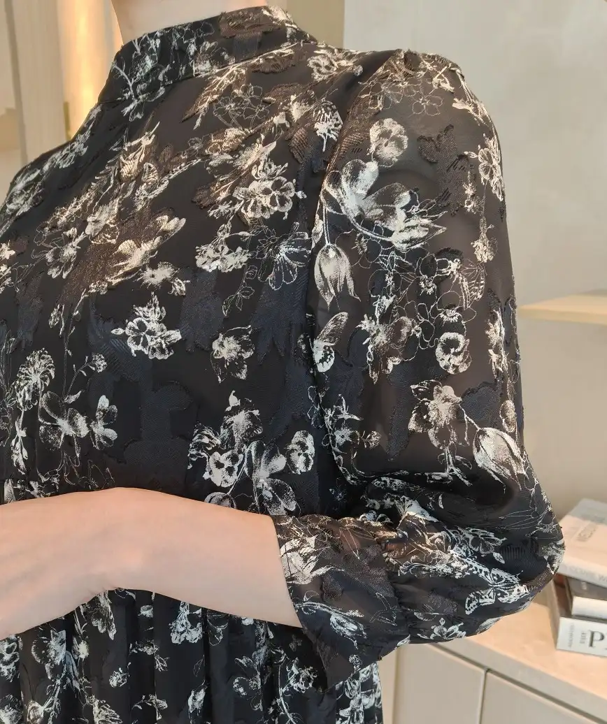 着用モデル：H164cm／着用サイズ：S