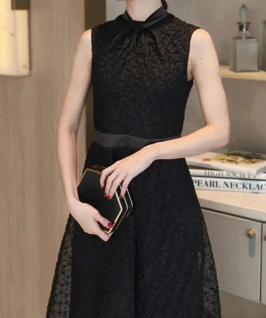 着用モデル：H164cm／着用サイズ：S