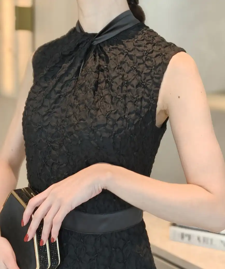 着用モデル：H164cm／着用サイズ：S