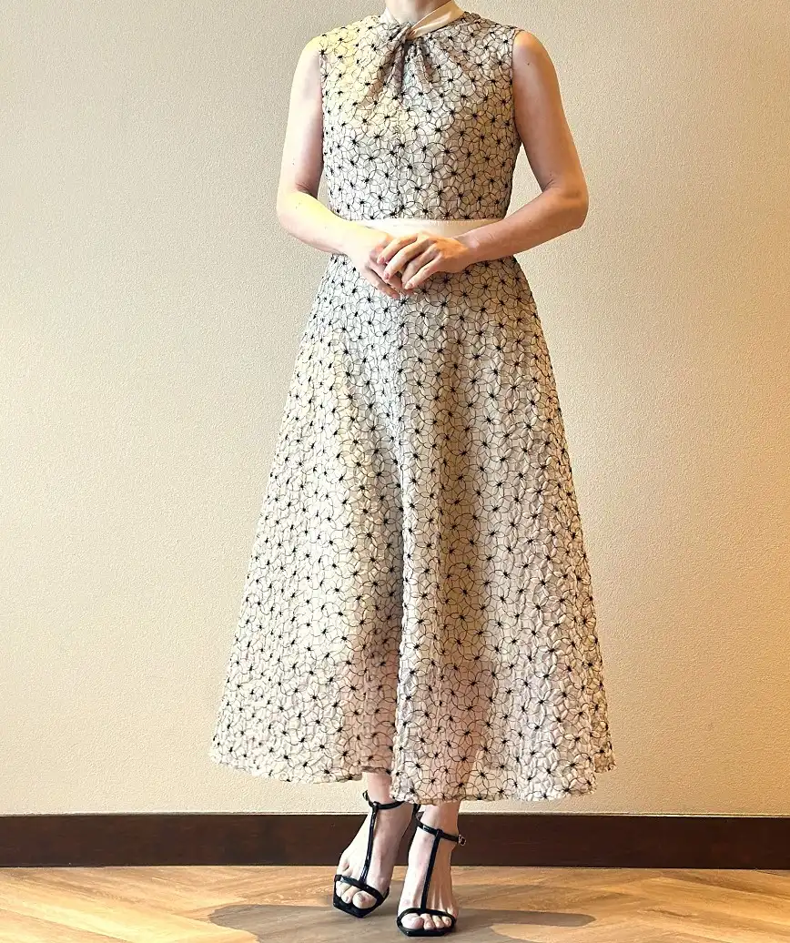 着用モデル：H157cm／着用サイズ：M／ヒール：10cm