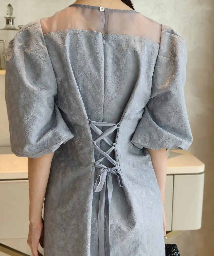 着用モデル：H164cm／着用サイズ：M／ヒール7cm