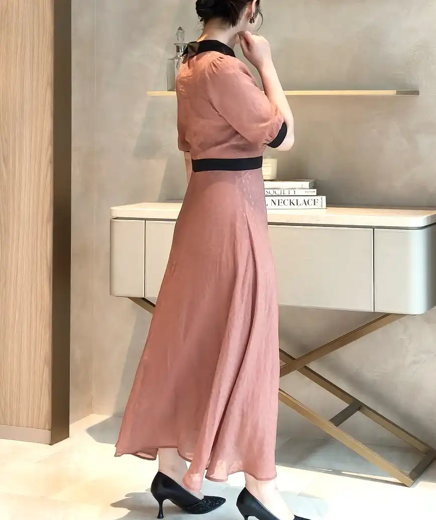 着用モデル：H157cm／着用サイズ：M／ヒール：7cm