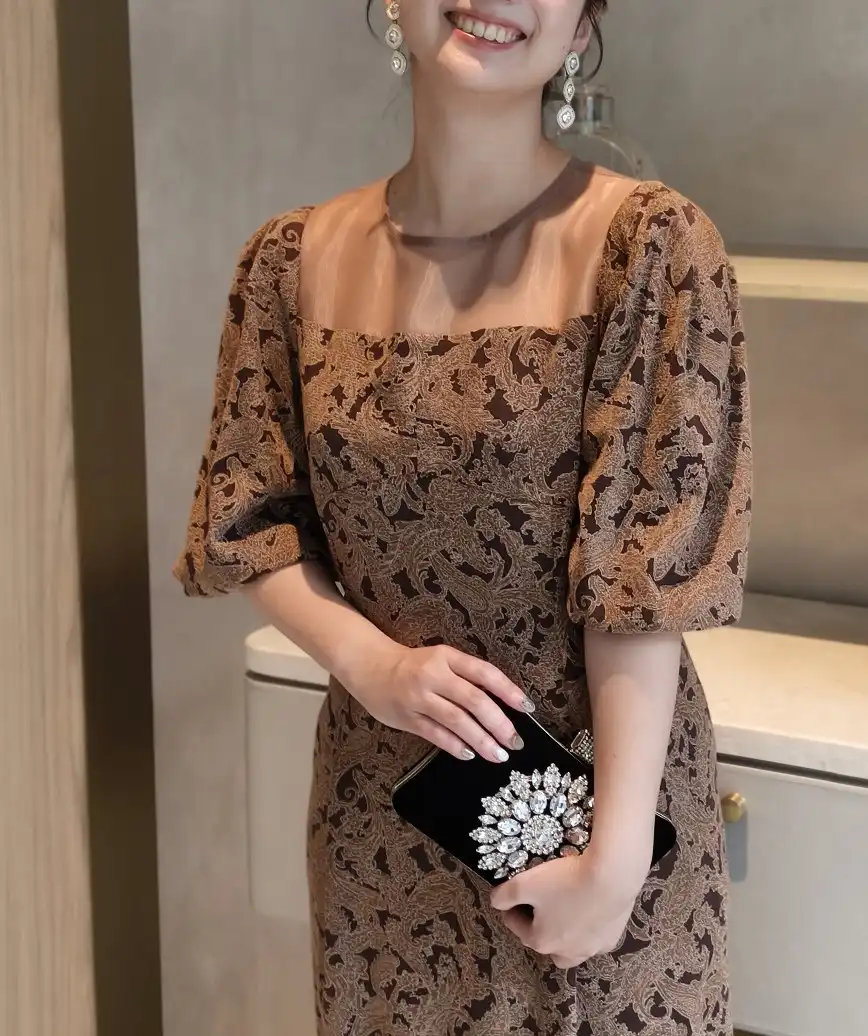 着用モデル：H157cm／着用サイズ：M／ヒール9cm