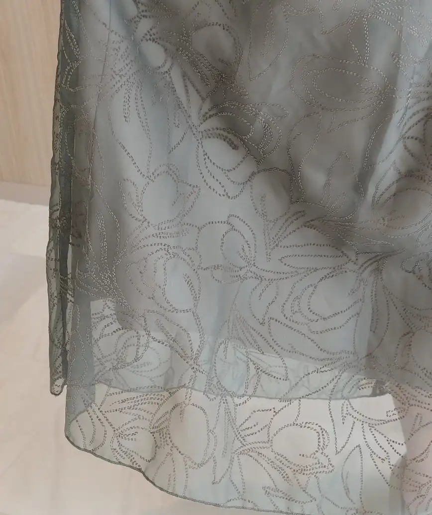 着用モデル：H160cm／着用サイズ：M／ヒール7cm