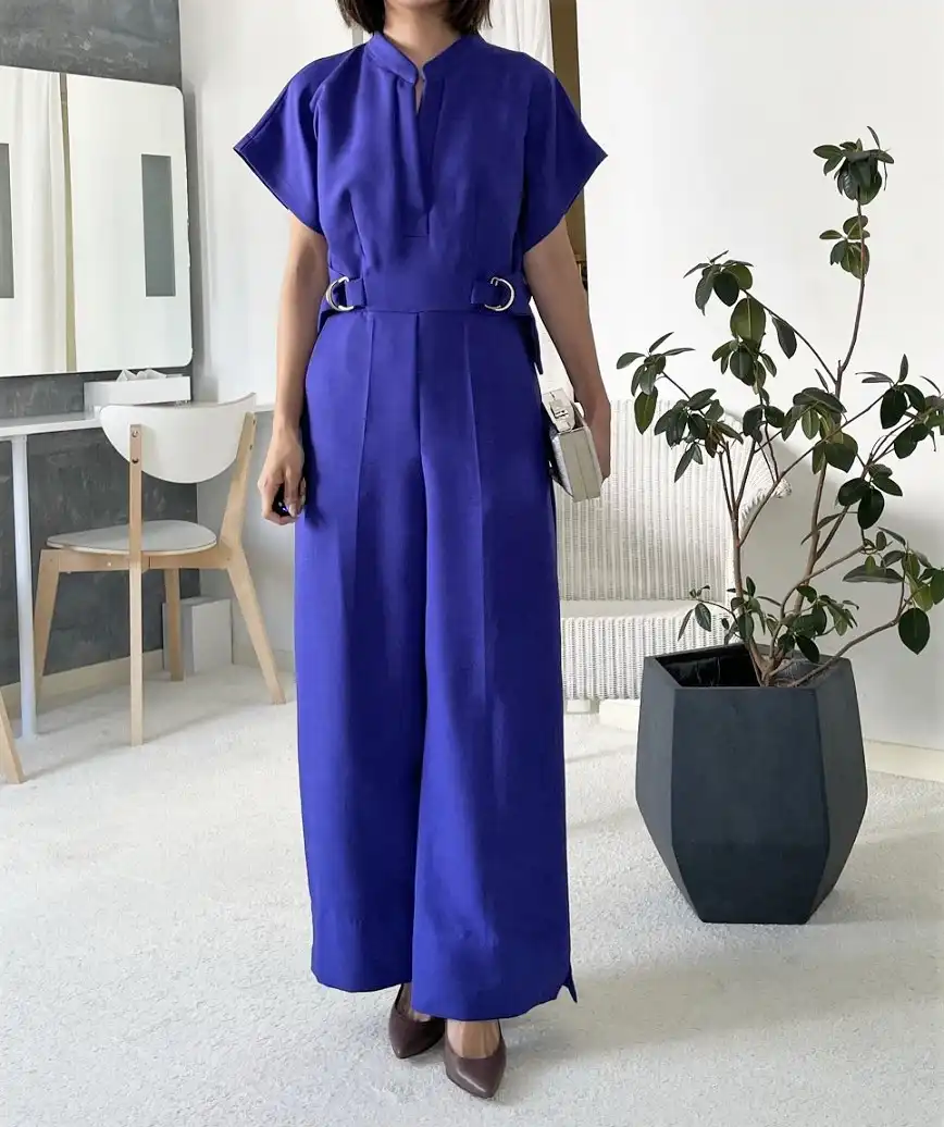 着用サイズ：M ／ 着用者：154cm(普段着ている服のサイズ：XS) ／ ヒールの高さ：8cm