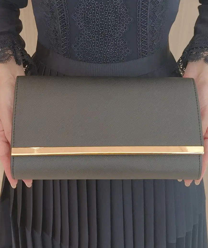 Gold Line Clutch Bag -black-