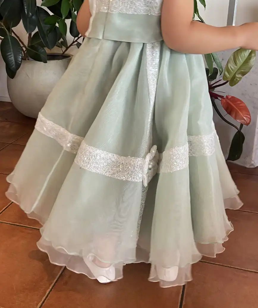 着用モデル：97cm／体重：16kg／年齢：3歳